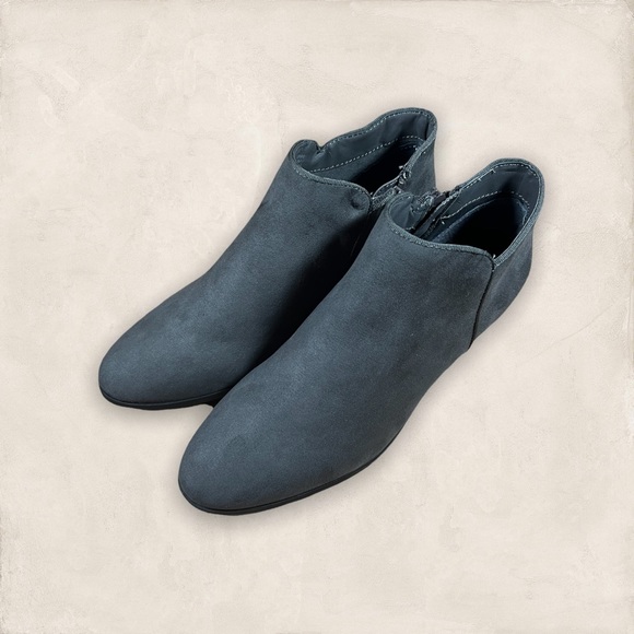 Women Style and Co. Wileyy Ankle Booties - Picture 1 of 8